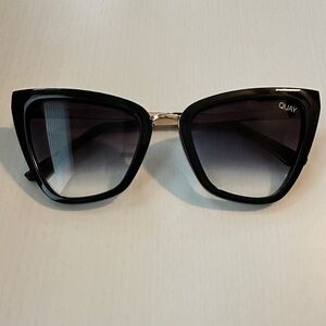 Quay Reina Mini Black/Gold